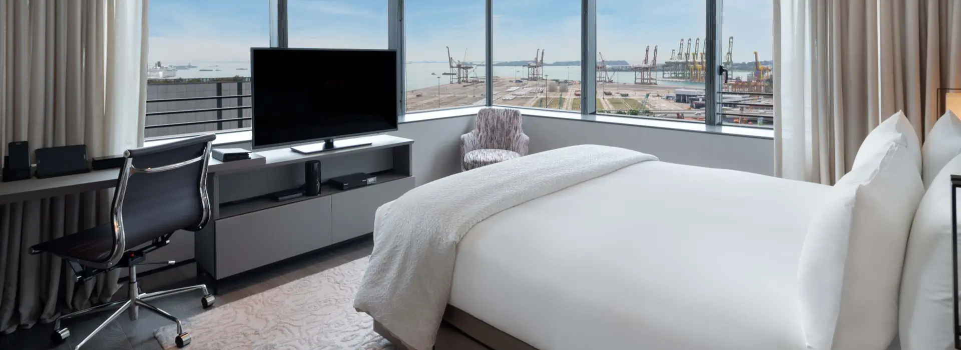 Harbour Views at One-bedroom premier in Dao by Dorsett AMTD Singapore