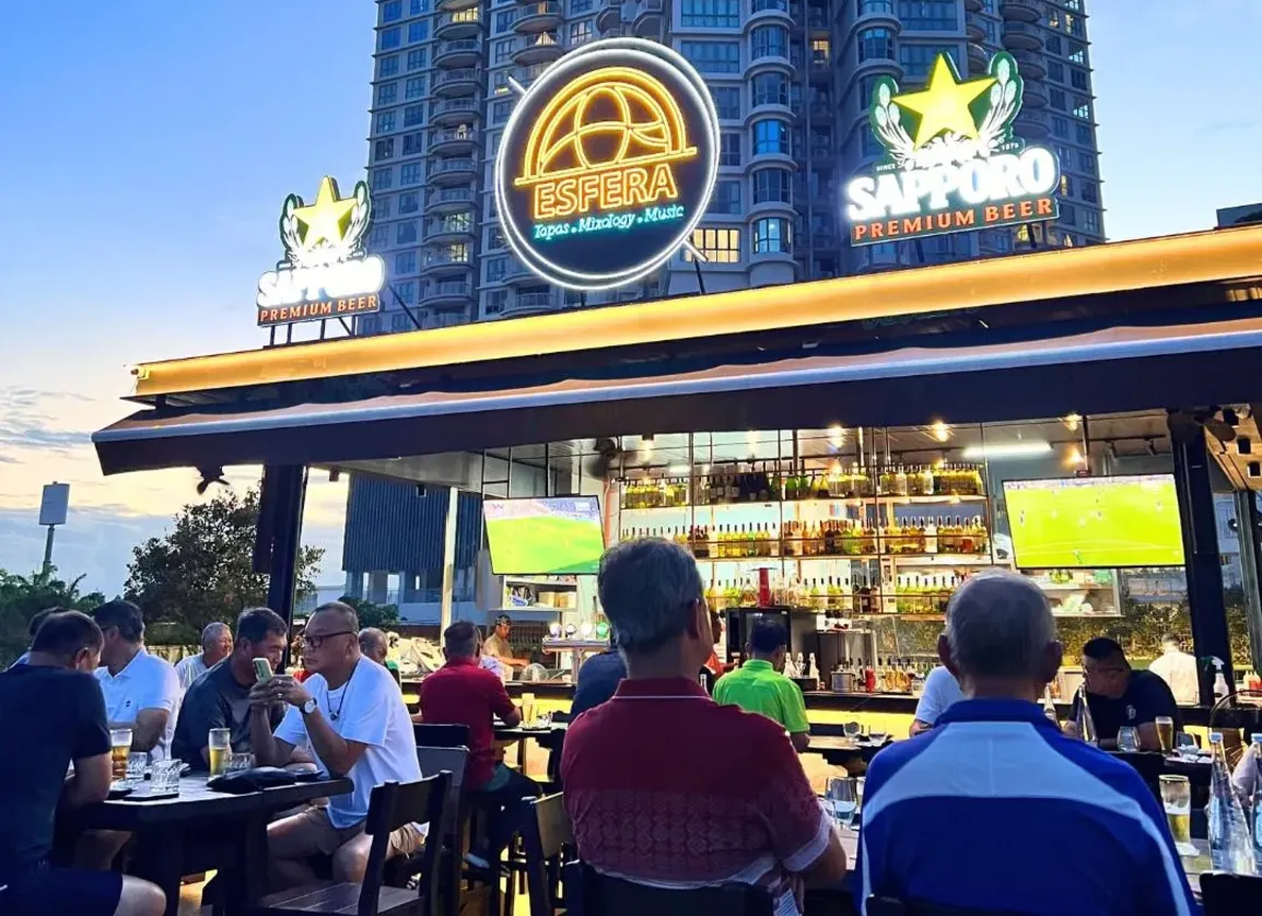 Esfera Rooftop Bar